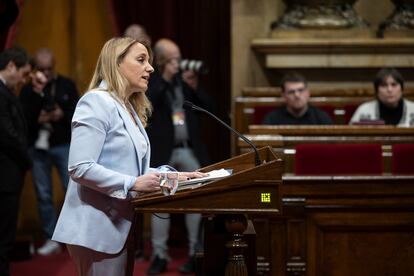 La consellera de Economía y Finanzas, Natàlia Mas, en una intervención en el Parlament.