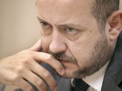 Ricardo Varela, en el despacho del PSdeG en el Parlamento gallego.