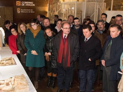 El presidente Lamb&aacute;n, durante su visita al monasterio de Sijena para ver por primera vez las obras que volvieron este lunes. 