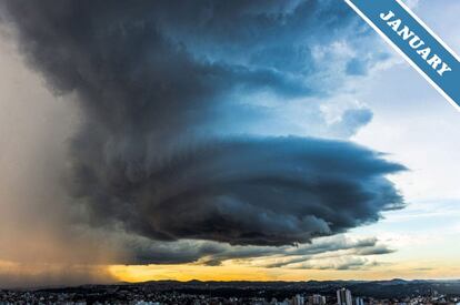 Columna de nubes rotatorias sobre Belo Horizonte (Brasil). Foto publicada en la web de la Cloud Appreciation Society.