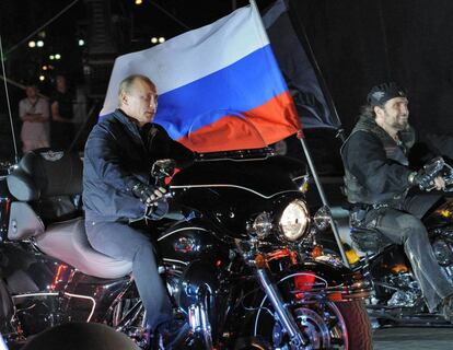 El presidente Putin en 2011 durante un acto de los Lobos de la Noche, asociación próxima al Kremlin y con presencia en los Balcanes.