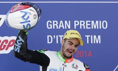 Fenati festeja su triunfo en Mugello.