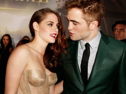 Kristen Stewart y Robert Pattinson, en los últimos coletazos de su relación, en el estreno de 'Amanecer, parte 2' en Los Ángeles, California, en 2012.