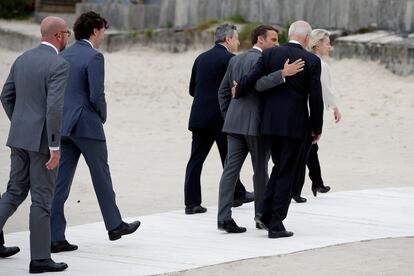 Emmanuel Macron y Joe Biden, en Cornwall, Reino Unido, durante la cumbre del G-7 el pasado 11 de junio.