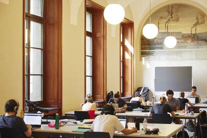 Una de las salas de estudio de la ETH, la Escuela Politécnica Federal de Zúrich.