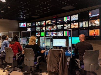 Sala de control del programa 120 minutos de Telemadrid, en una imagen de febrero de 2021.