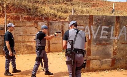 Área de treinamento do Baep com a inscrição “Favela” em imagem feita em agosto deste ano