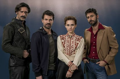 Los protagonistas de 'El Ministerio del Tiempo'.