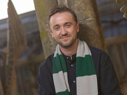 Tom Felton posa en los estudios de Harry Potter en Londres, el 21 de junio de 2022.