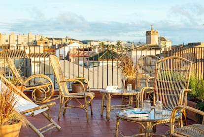 La terrassa de Can Mascort amb vistes a Palafrugell.