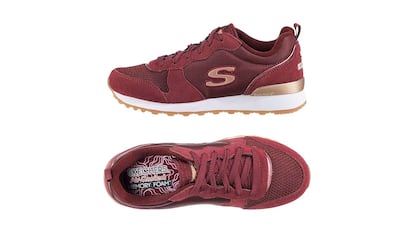 Skechers para mujer sobre fondo blanco.
