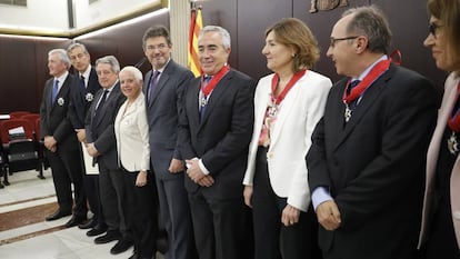 El ministre de Justícia, Rafael Catalá, amb els fiscals premiats.