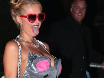 Paris Hilton caracterizada de Miley Cyrus, disfraz recurrente de 2014.