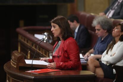 Adriana Lastra, portavoz del grupo socialista del Congreso, este jueves durante su discurso.