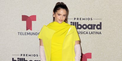 Rosalía eligió un diseño de Valentino para asistir a los Billboard de la Música Latina.