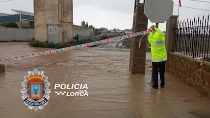 W czwartek, agent lokalnej policji w Lorca, w czwartek.