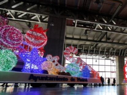 Las carrozas, listas para salir en el pabellón de Cristal de la Casa de Campo.