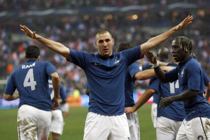 Benzema celebra su gol