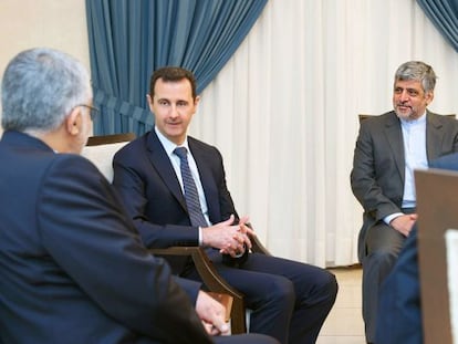 El Asad, con una delegación iraní este domingo en Damasco.