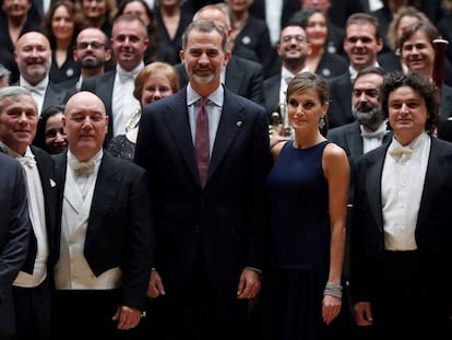 Los reyes Felipe y Letizia tras el tradicional concierto de los Premios Princesa de Asturias