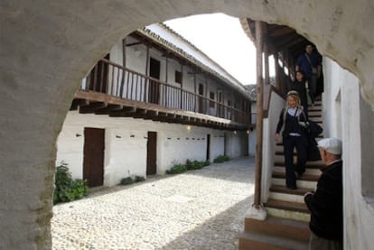 Interior de la antigua Posada del Potro, que reabre sus puertas.