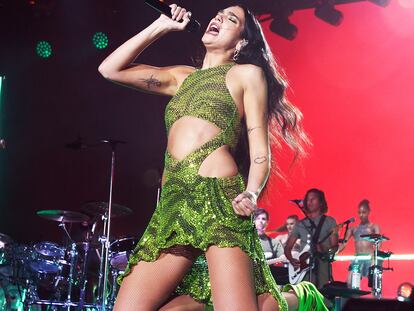 Dua Lipa en la 50 edición del festival Roskilde el 30 de junio 2022 en Roskilde, Dinamarca.