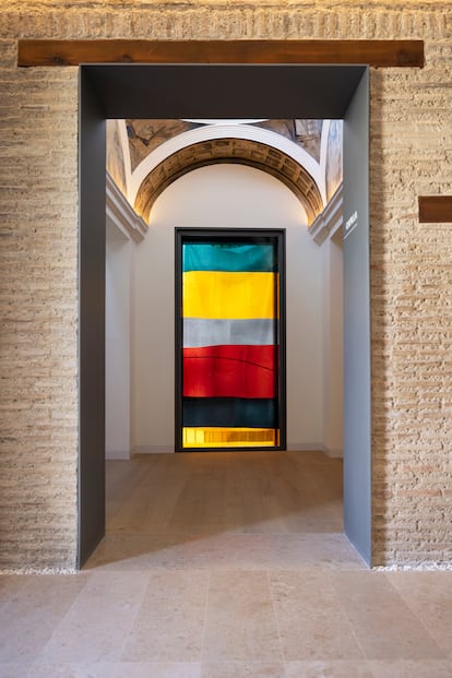 Vidriera creada por Sean Scully para la capilla.