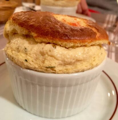 BISQUE DE LANGOSTA Y CARNE DE CANGREJO AL ESTRAGÓN