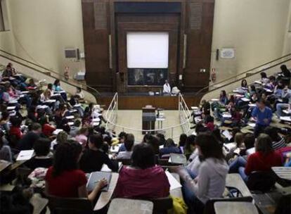 Una clase en la Facultad de Medicina de la Complutense.