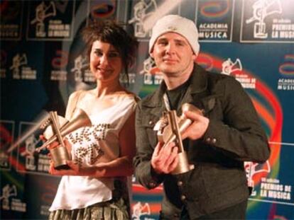 Eva Amaral y Juan Aguirre arrasaron en la VII edición de los Premios de la Música.
Caetano Veloso recibió el Premio Latino de Honor.