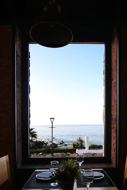 Con vistas al océano Atlántico. El restaurante del beach club Andana Tenerife propone celebrar el día de los enamorados con vistas al océano e intimidad en Puerto de la Cruz. Su chef, Óscar Padrón, ha creado el menú The rythm of love, con propuestas como Vieira acariciada de escabeche cítrico de coco y códium, Arroz cremoso de pulpo a la brasa con emulsión de pimentón o Granizado de frutos rojos erotizado por la nata de mascarpone y topeado de streussel, sésamo garrapiñado y frambuesas.

 