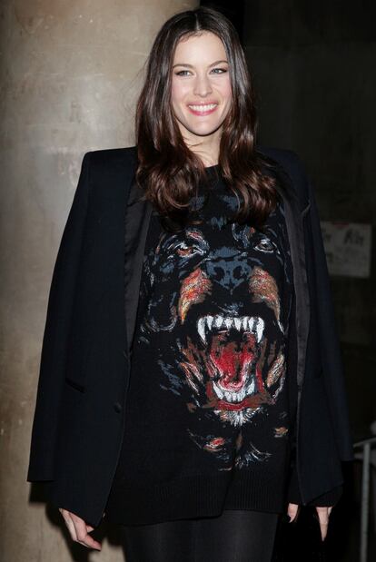 La camiseta del rottweiler de Givenchy: la tendencia del estampado animal llevada al extremo y abrazada por Kanye West, Rihanna, Liv Tyler, Tyga... Tanto se han emocionado que cuesta encontrarla.