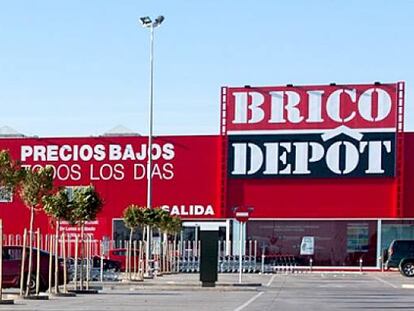 La dueña de Brico Depôt activa la venta de sus tiendas en España y Portugal