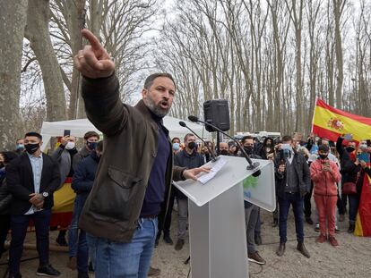 El líder de Vox, Santiago Abascal, durante el mitin celebrado el sábado por su partido en el parque de la Dehesa de Girona.