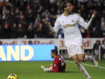 Michu festeja uno de sus goles frente al Norwich.