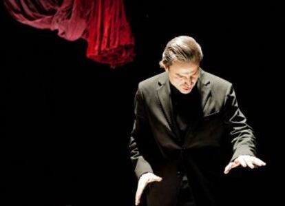 Alberto San Juan durante una representación de 'Hamlet'.