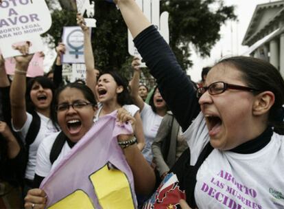 Manifestación por la legalización del aborto, el pasado martes, en Lima (Perú).
