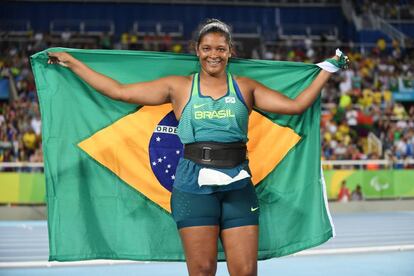 Shirlene Coelho conquistou um ouro no sábado e, assim, se consagrou bicampeã paralímpica do lançamento de dardo F37. Ela já havia subido ao topo do pódio em 2012.