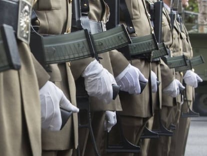 Detalle de una hilera de militares durante el pasado desfile de las Fuerzas Armadas, celebrado el 12 de octubre de 2019. 