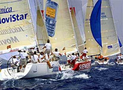 La flota de 125 barcos que participan en la 20ª edición de la Copa del Rey de Vela finalizó anoche la regata larga, 110 millas, entre Cala Figuera, El Toro, Dragonera y la isla de Cabrera.