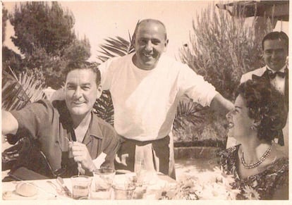 Los fundadores del hotel BonSol con el actor Errol Flynn.