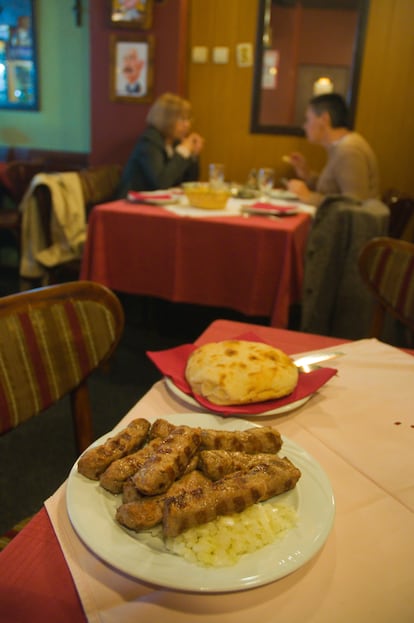 Plato de comida del restaurante Kafana?, uno de los más míticos de la ciudad.