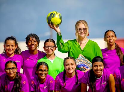 Princess Amalia of The Netherlands at Compleho Deportivo Frans Figaroa in Oranjestad, on January 31, 2023, to visit the football academy that provides youth training in the categories under 13, 15, 17 and 20 years on the 3rd day of the visit to the Caribbean Photo: Albert Nieboer / Netherlands OUT / Point de Vue OUT