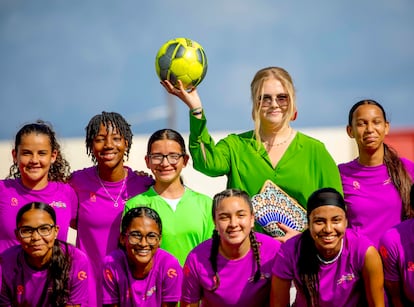 Princess Amalia of The Netherlands at Compleho Deportivo Frans Figaroa in Oranjestad, on January 31, 2023, to visit the football academy that provides youth training in the categories under 13, 15, 17 and 20 years on the 3rd day of the visit to the Caribbean Photo: Albert Nieboer / Netherlands OUT / Point de Vue OUT