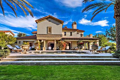 Exterior de la casa de Sylvester Stallone en la zona residencial Madison Club, en California.