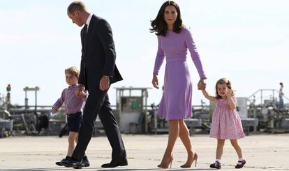 Los duques de Cambridge, y sus hijos en Alemania.