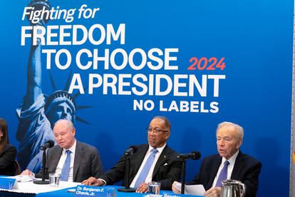 No Labels leadership and guests from left, Dan Webb, National Co-Chair Dr. Benjamin F. Chavis, and founding Chairman and former Sen. Joe Lieberman, speak about the 2024 election