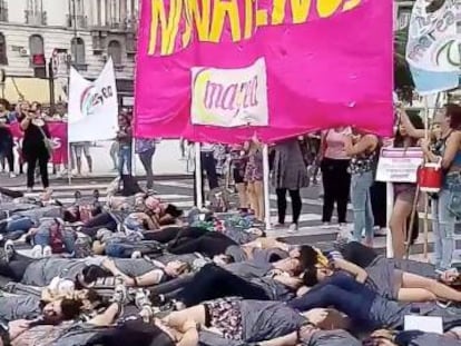 Protesta en Buenos Aires por el fallo del juicio por la muerte de Lucía Pérez.