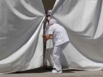 El Recinto Ferial de Torrejón de Ardoz, este miércoles, preparado para las pruebas masivas de coronavirus.