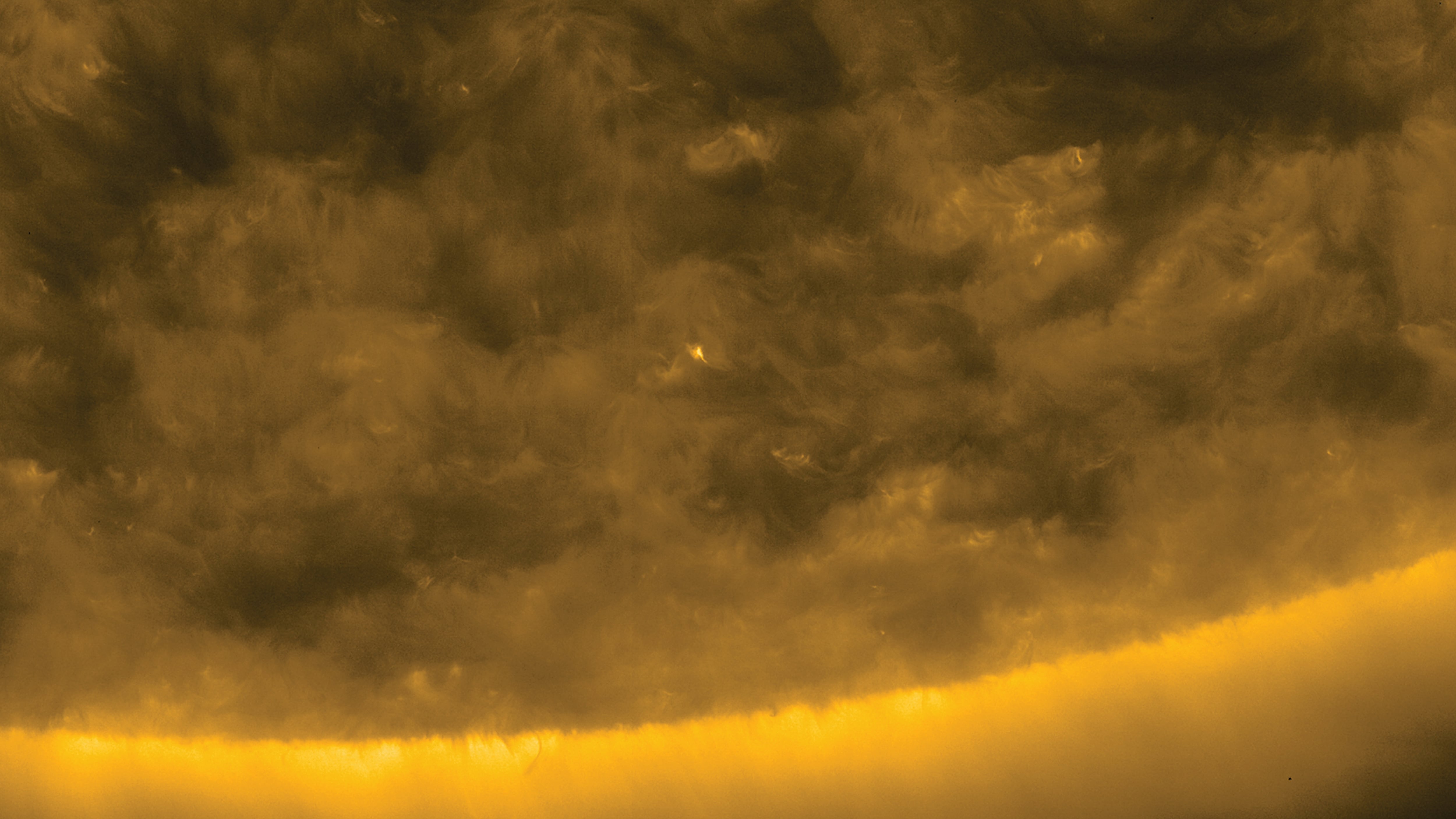 Una sonda europea capta las primeras imágenes del polo sur del Sol 